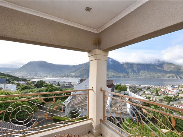 4 Bed House in Hout Bay Harbour