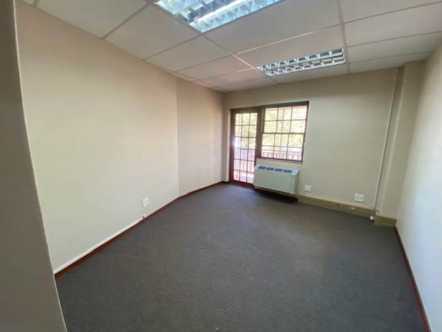 142  m² Office Space in Lyttelton Manor photo number 4