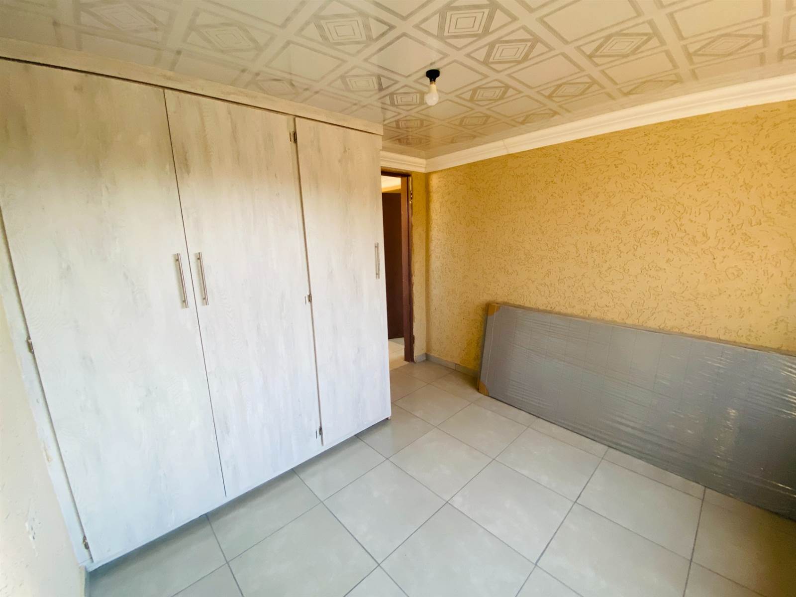 2 Bed House in Mabopane photo number 11