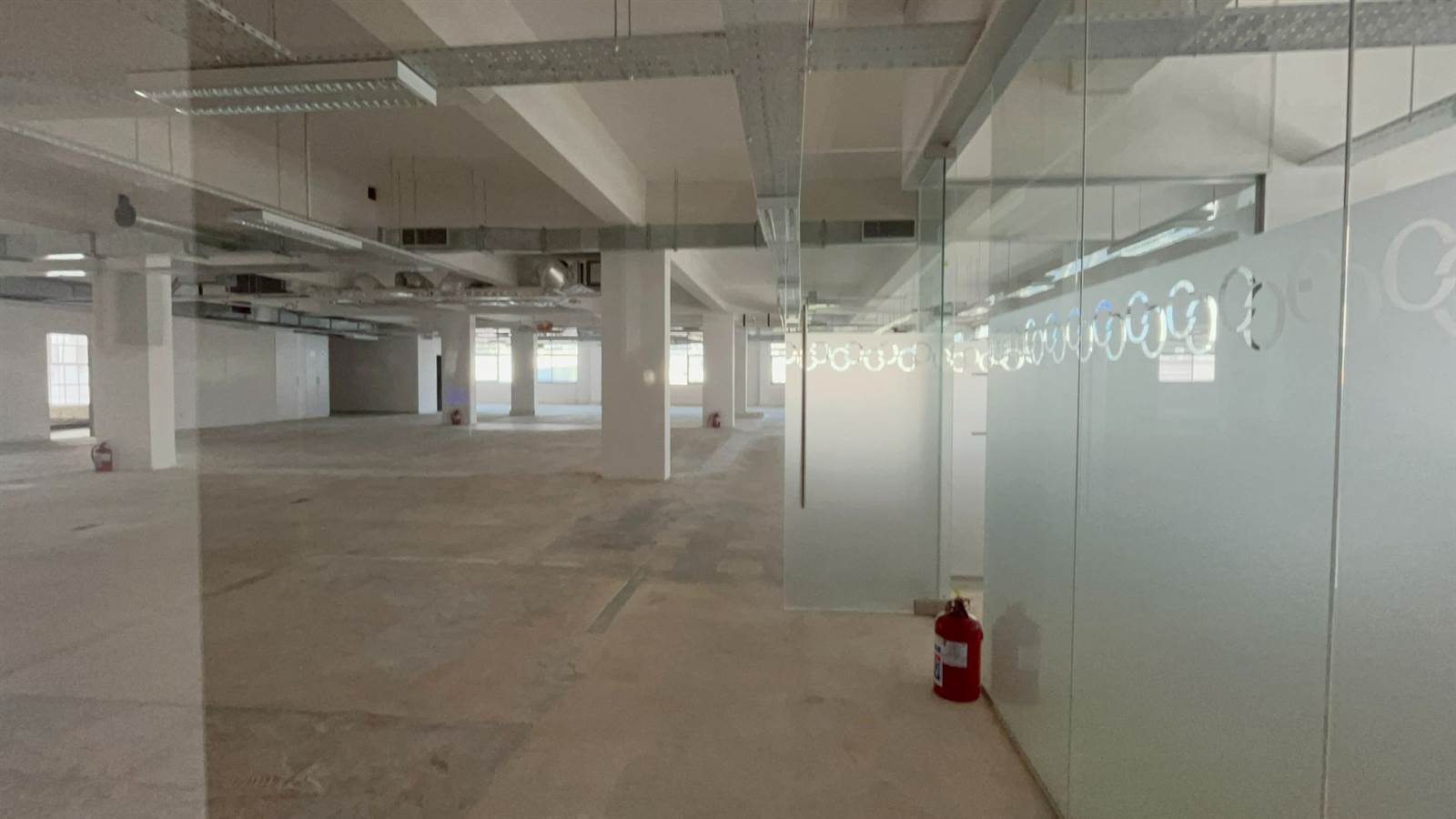 904  m² Office Space in Foreshore photo number 2