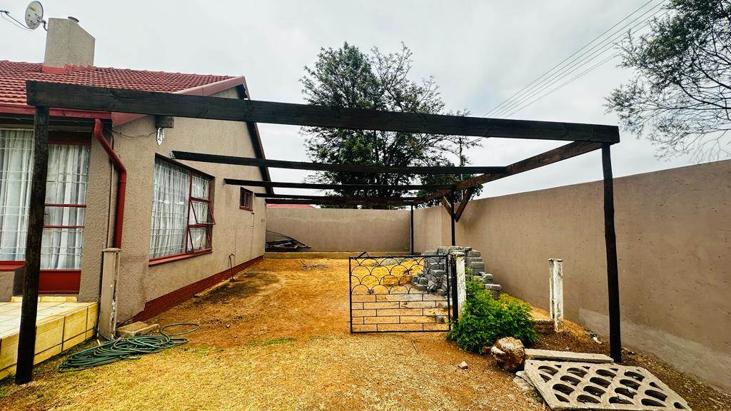 3 Bed House in Roodekop photo number 30