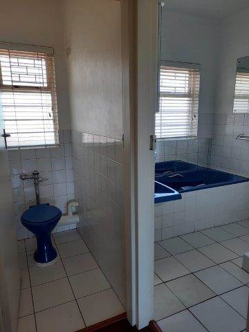 2 Bed Apartment in Wynberg Upper photo number 18