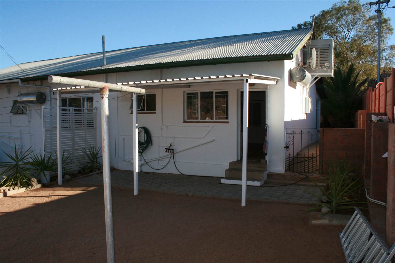 2 Bed House in Springbok photo number 11