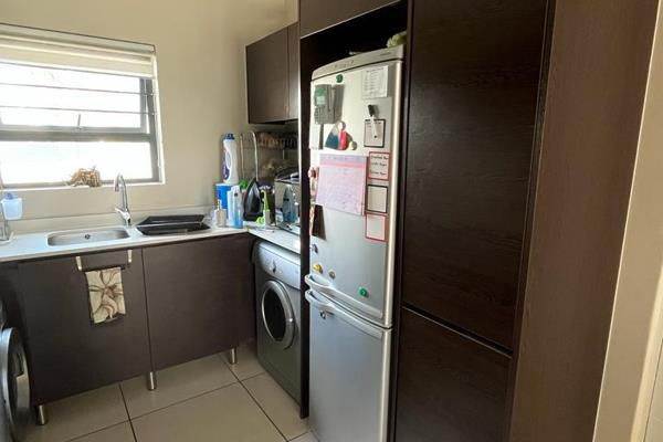 3 Bed Apartment in Edenvale photo number 4