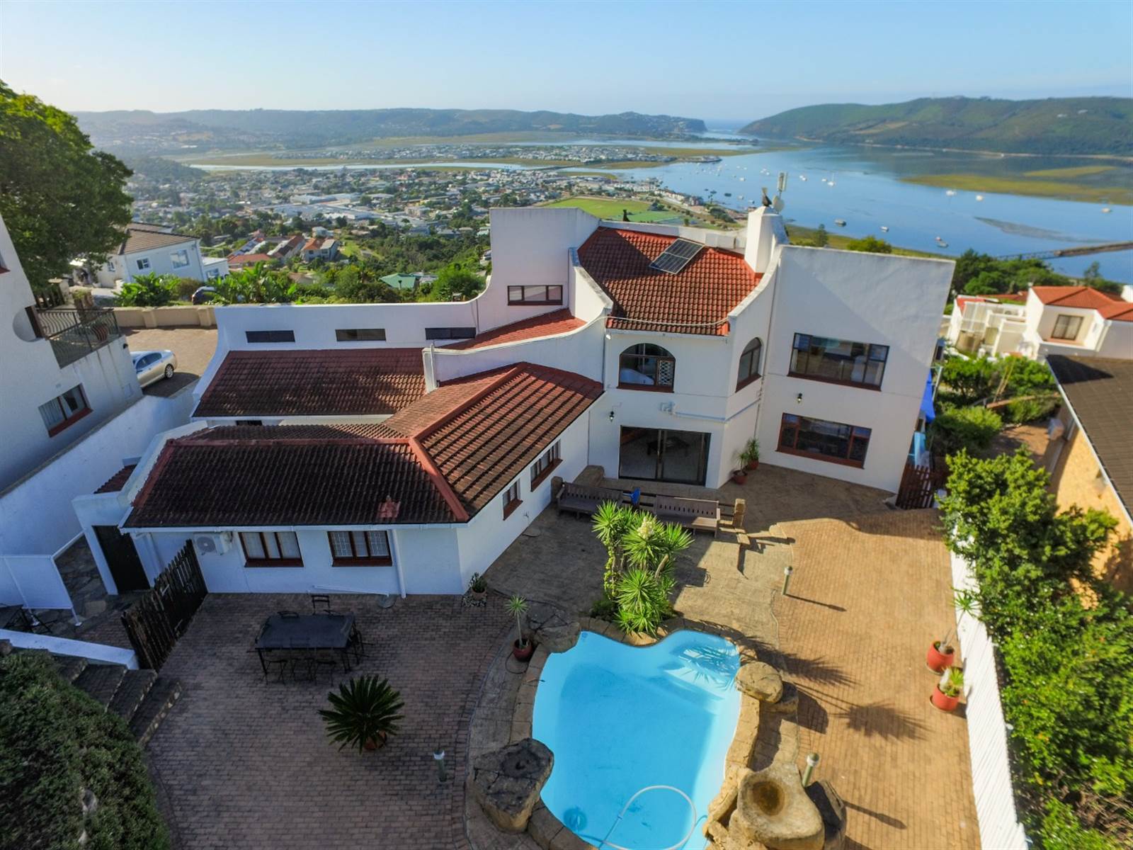 5 Bed House in Knysna Heights photo number 2