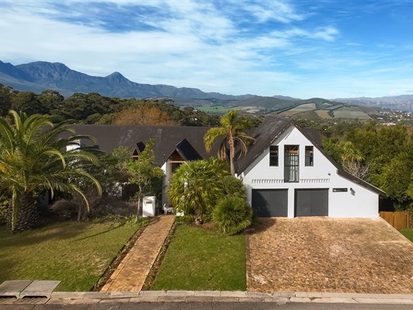 4 Bedroom House 4 Bedroom House