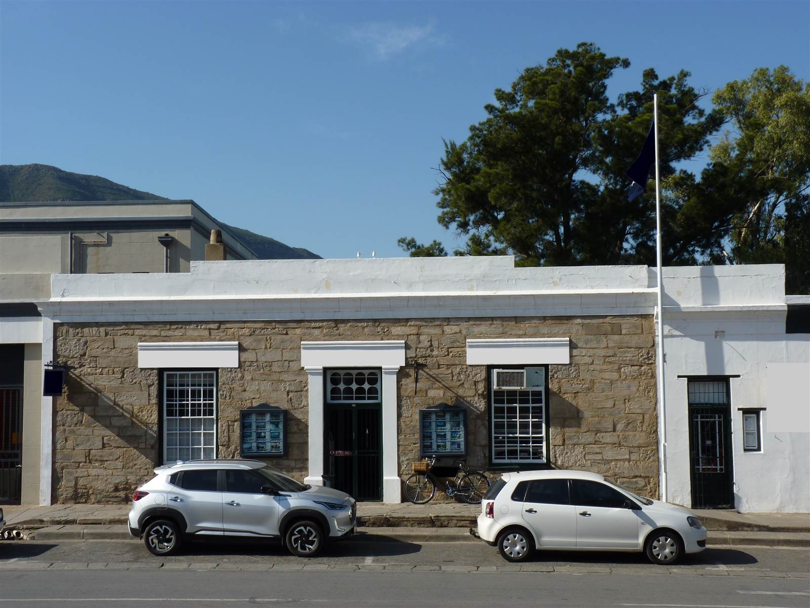245  m² Commercial space in Graaff Reinet photo number 1