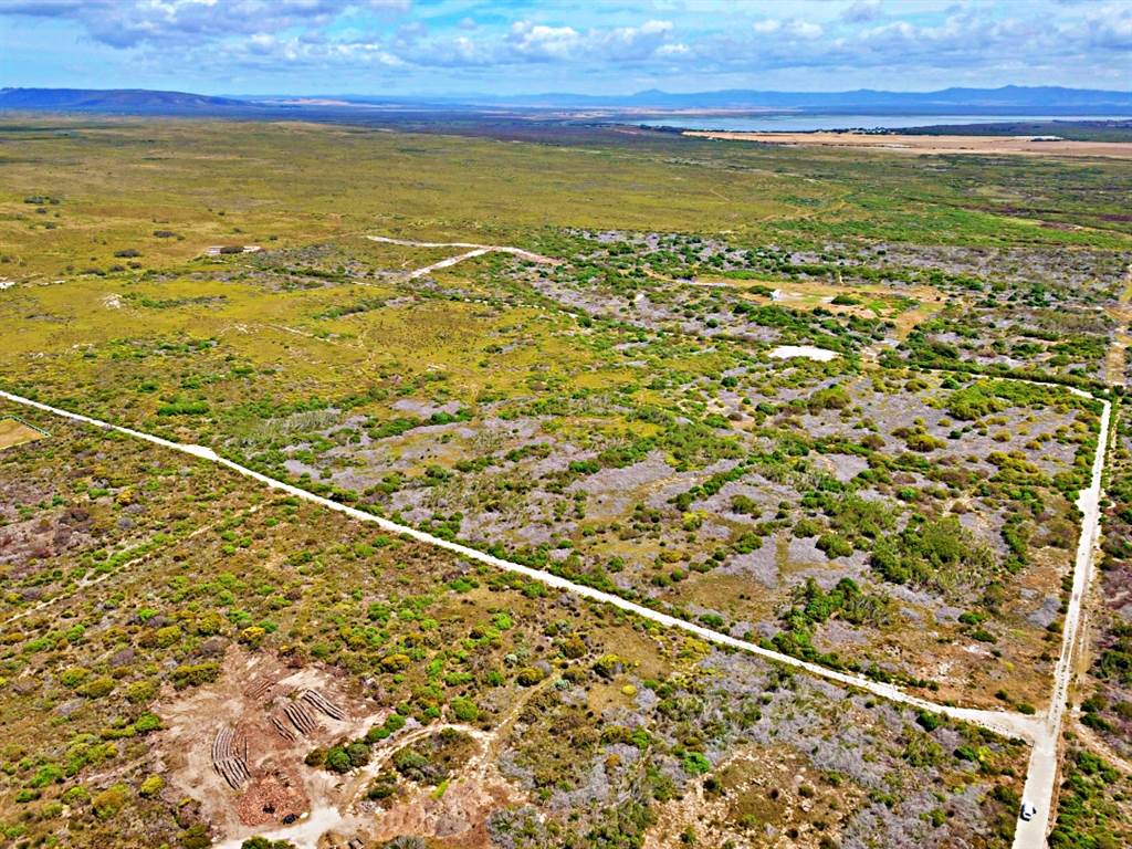 1.1 ha Land available in Struisbaai photo number 8