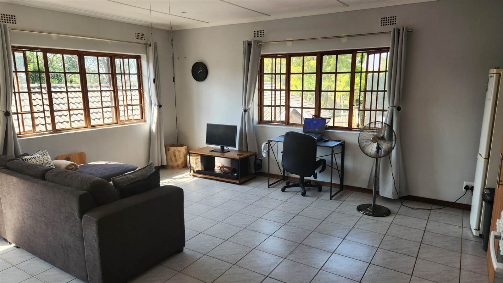 1 Bed Garden Cottage to rent in Hillcrest Central RR4204803 Private