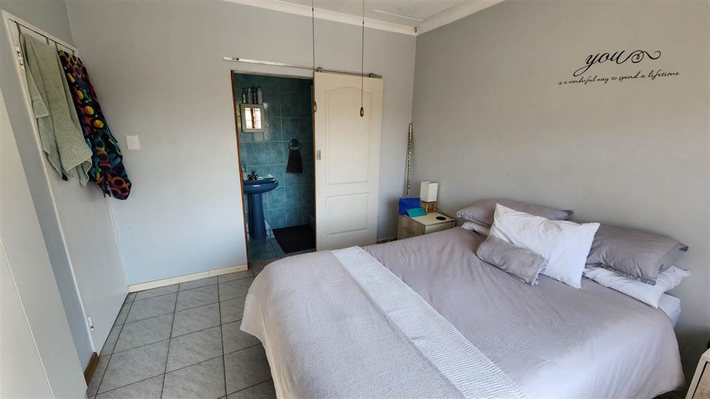 1 Bed Garden Cottage to rent in Hillcrest Central RR4204803 Private