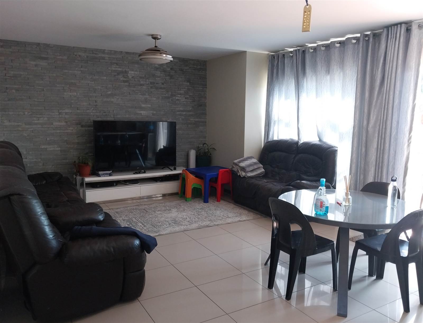 3 Bed Apartment in Alewynspoort photo number 3