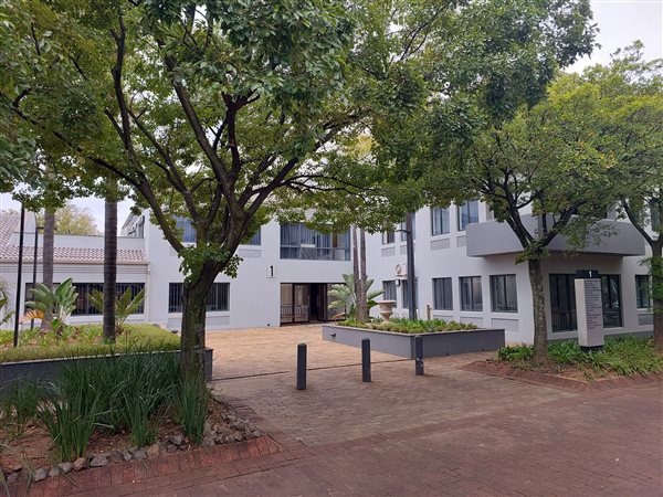 113  m² Commercial space in Bryanston