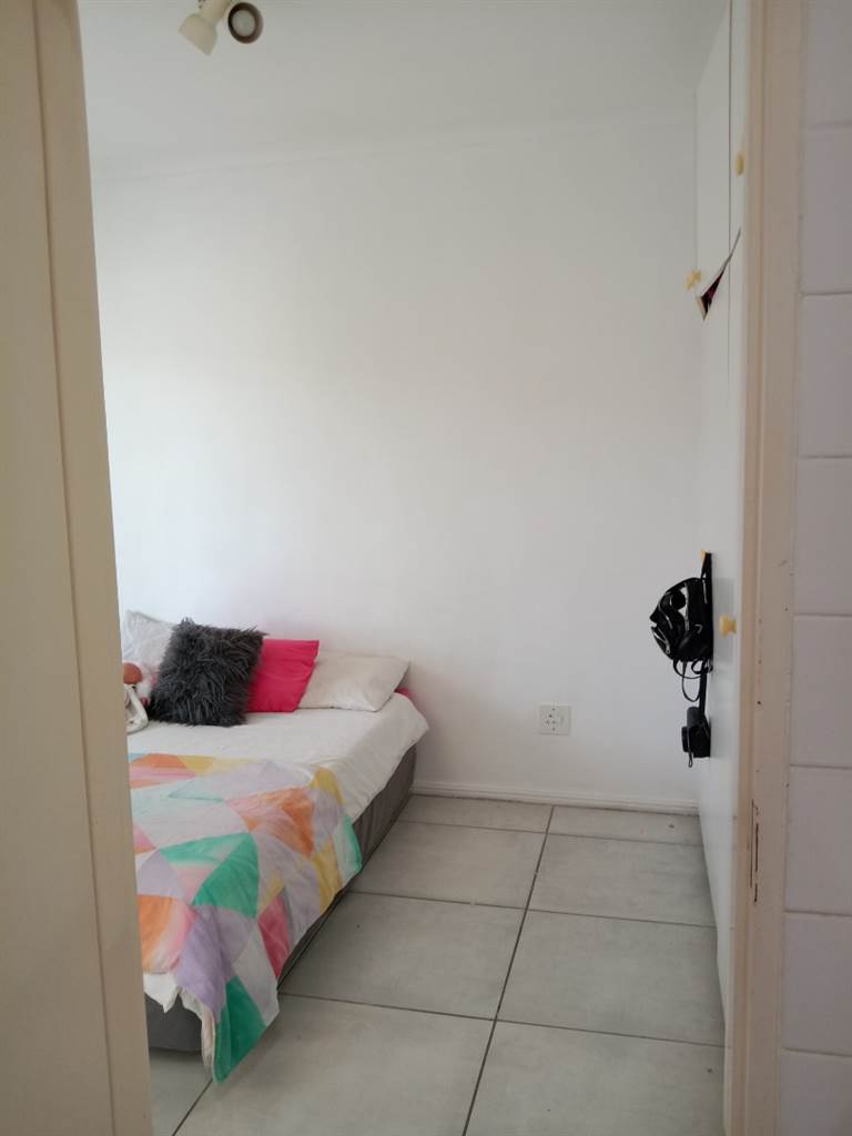 1 Bed Apartment in Fish Hoek photo number 23