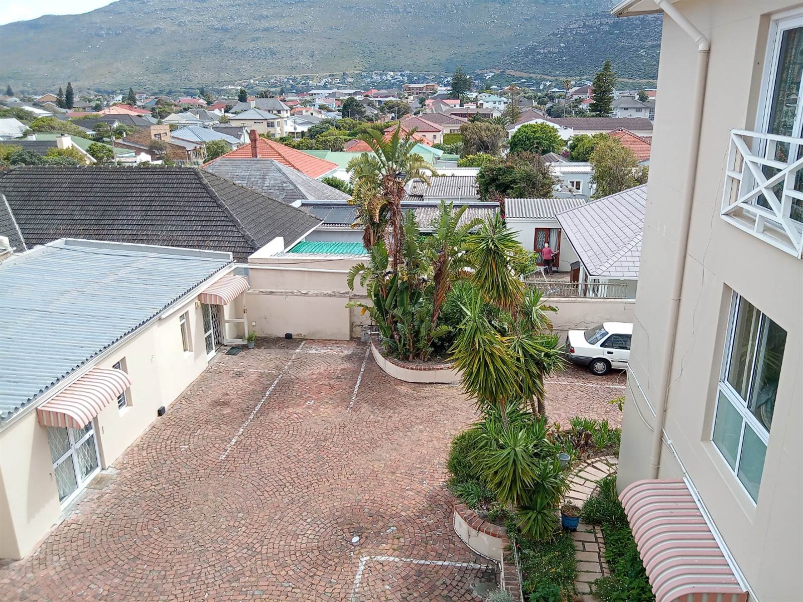1 Bed Apartment in Fish Hoek photo number 30