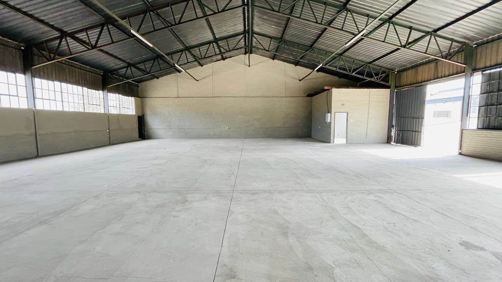350  m² Industrial space in Krugersdorp North photo number 3