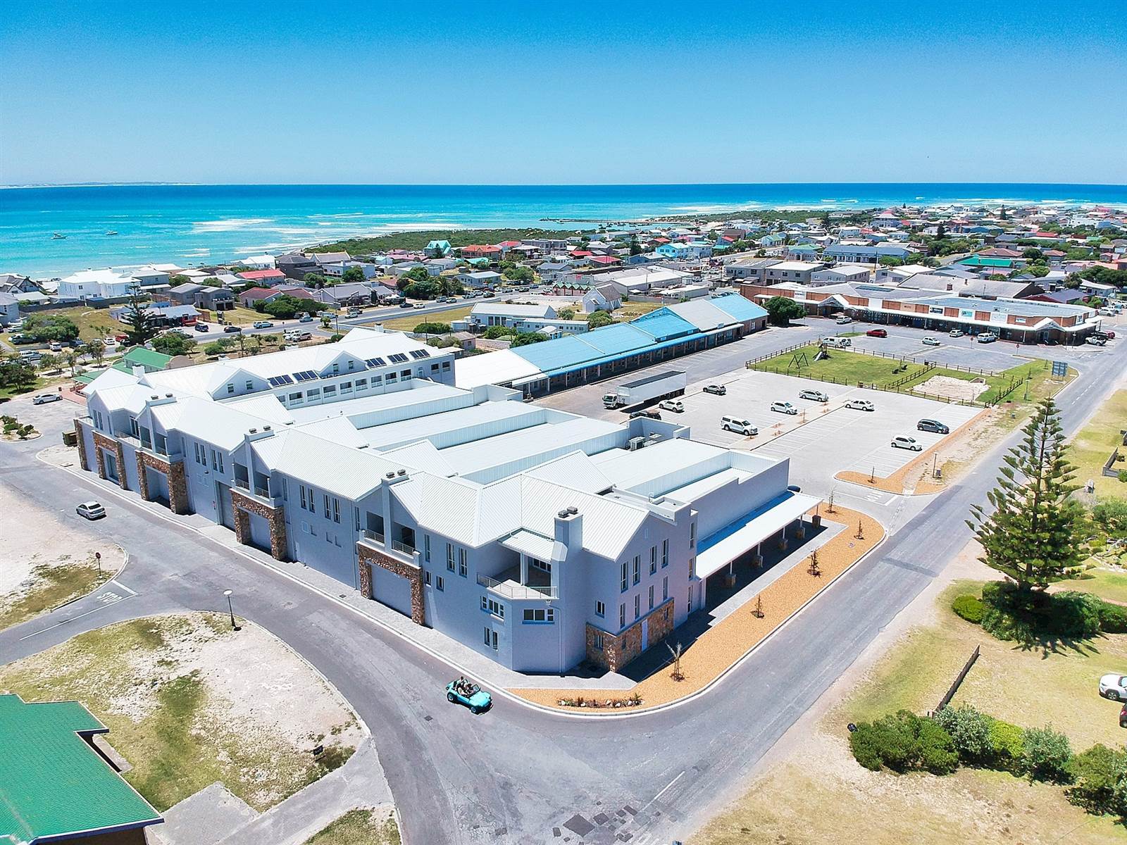 2 Bed Apartment in Struisbaai photo number 9
