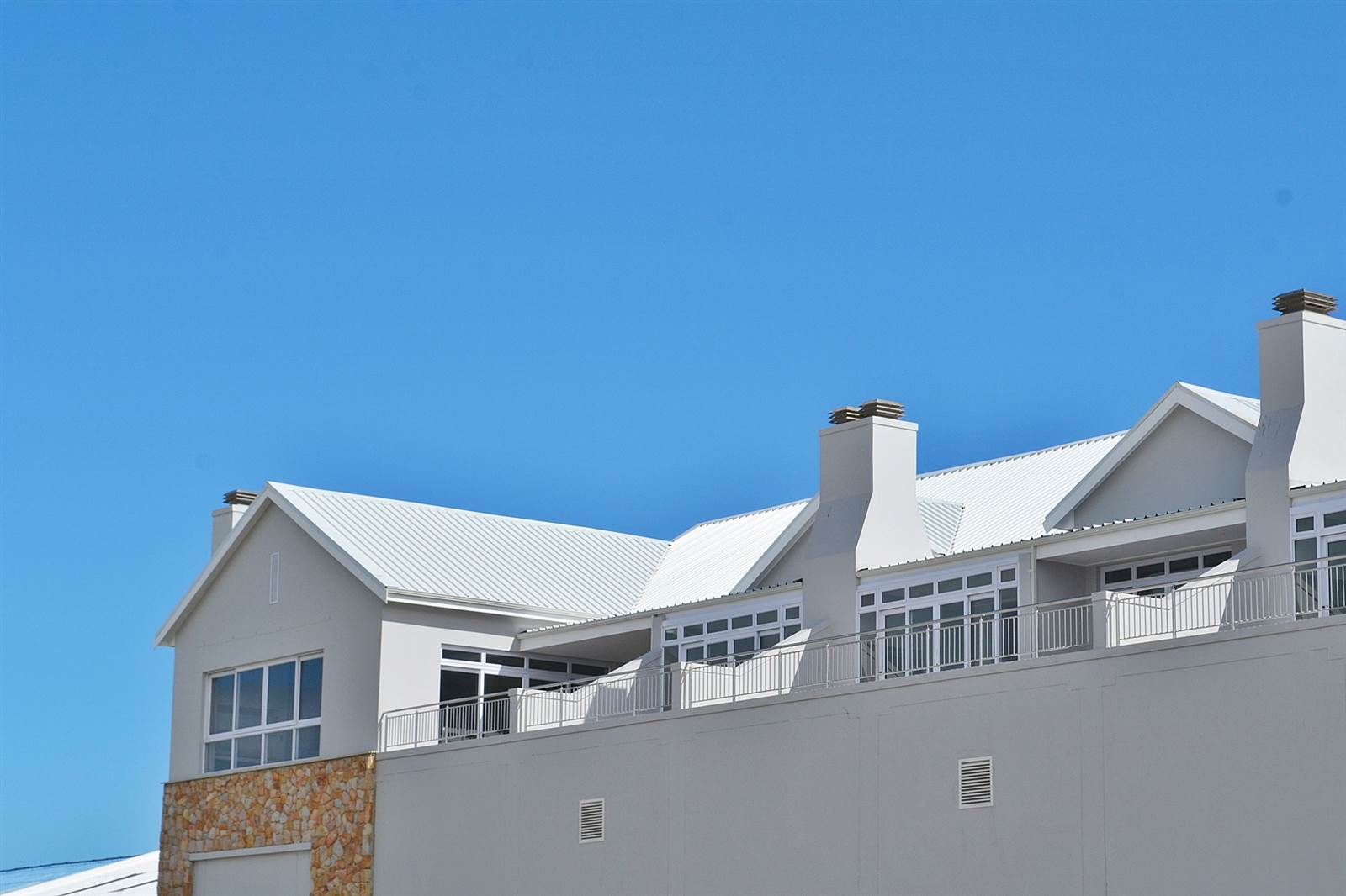 2 Bed Apartment in Struisbaai photo number 13