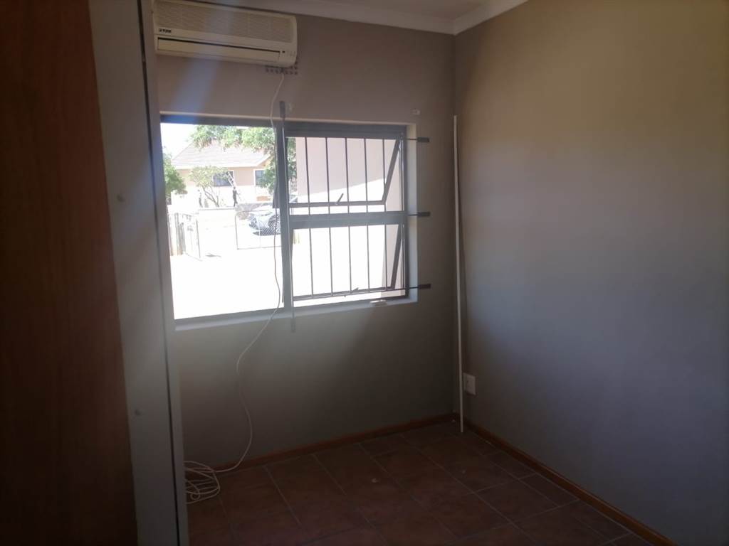 3 Bed House in Piketberg photo number 20