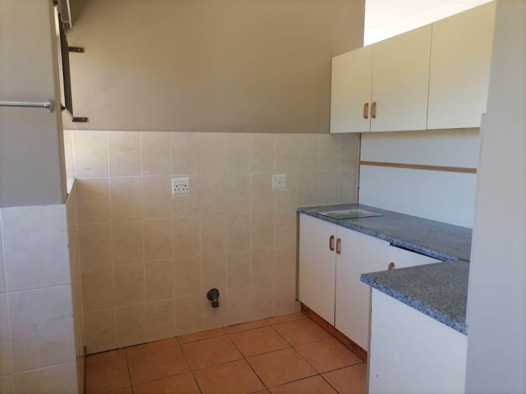 3 Bed House in Piketberg photo number 11
