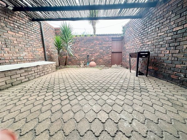 2 Bedroom Townhouse 2 Bedroom Townhouse