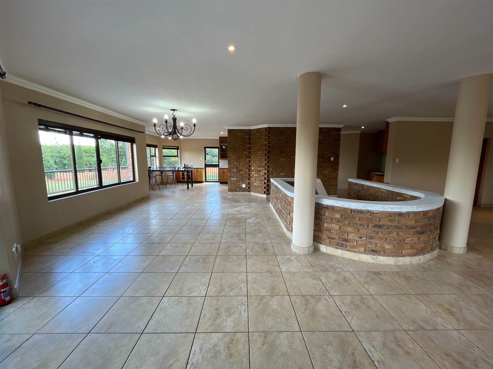 9 Bed House in Mooikloof Equestrian Estate photo number 11