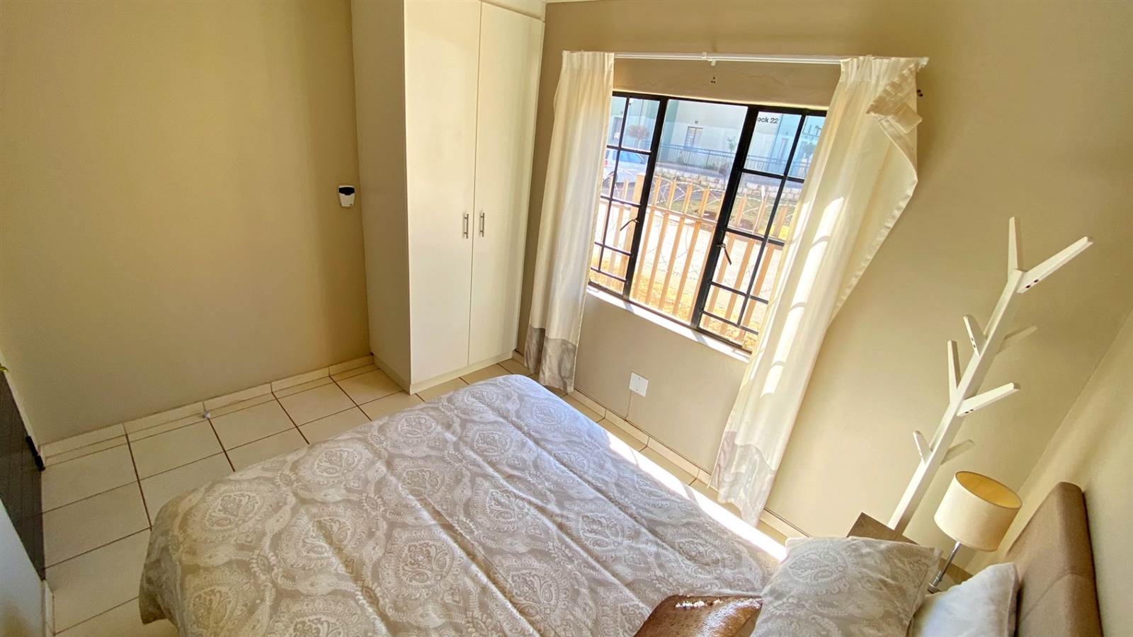 2 Bed Apartment in Soweto Central photo number 8
