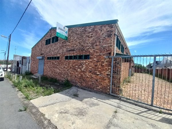 125  m² Commercial space in North End
