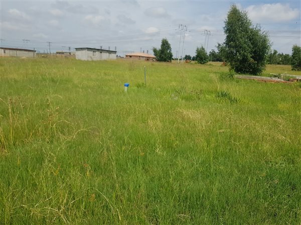 1 200 m² Land