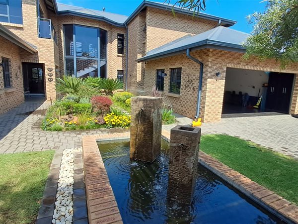 4 Bedroom House 4 Bedroom House