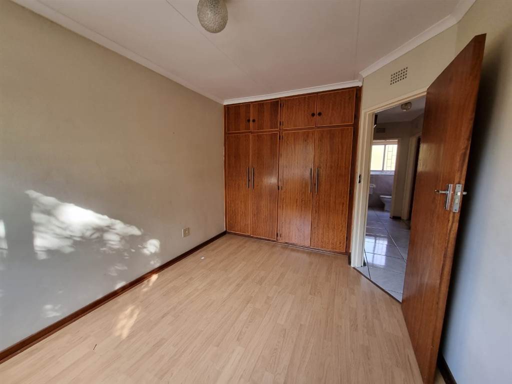 3 Bed Townhouse in Waverley photo number 20