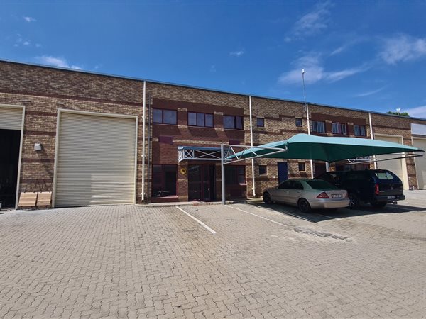 255  m² Industrial space