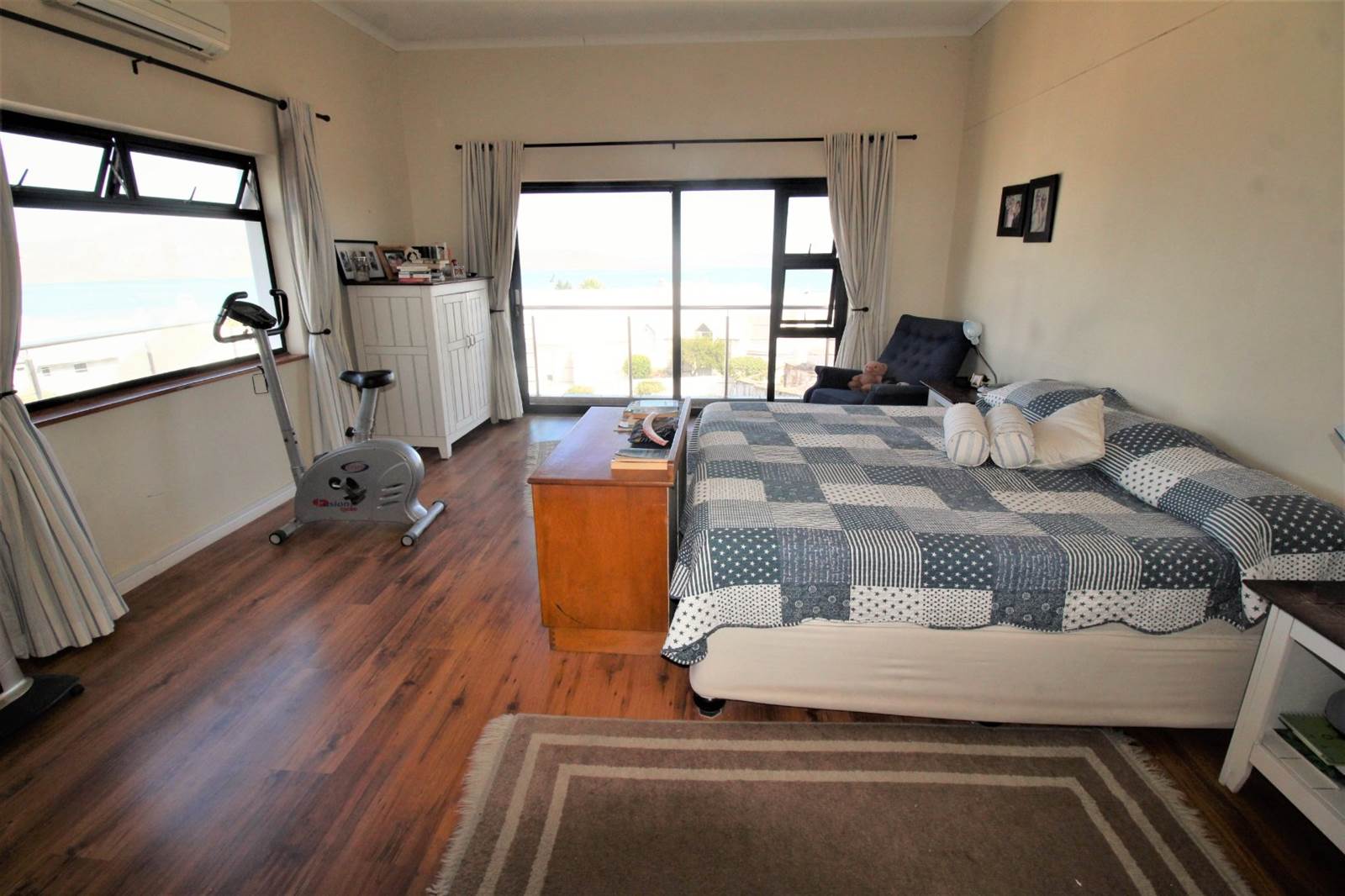 7 Bed House in Myburgh Park photo number 21