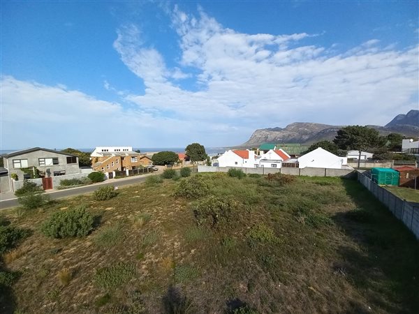 1 190 m² Land