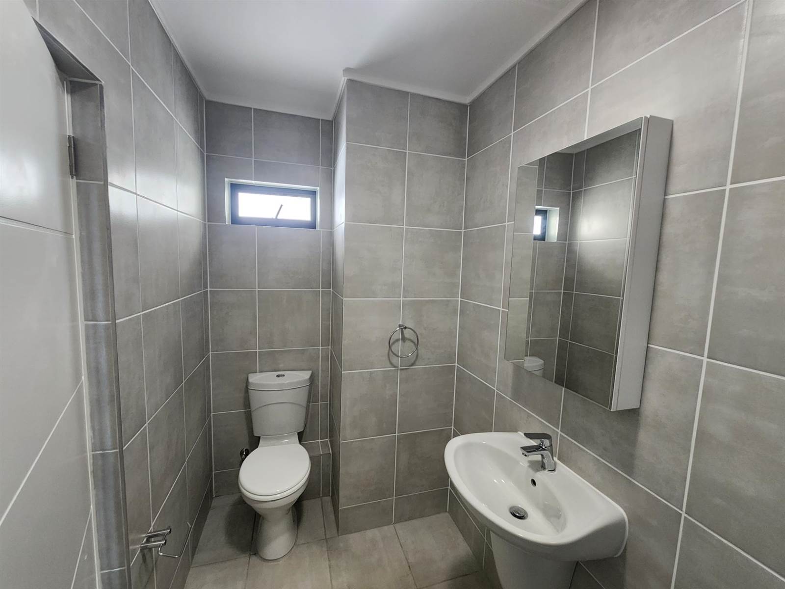 1 Bed Apartment in Gordons Bay Central photo number 1