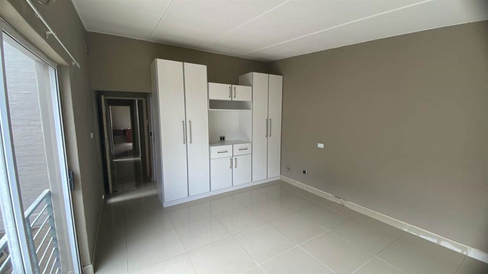 3 Bed Townhouse in Musgrave photo number 10