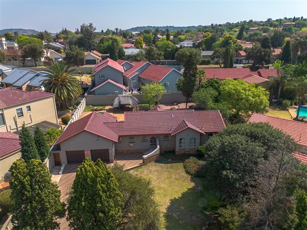 3 Bedroom House 3 Bedroom House