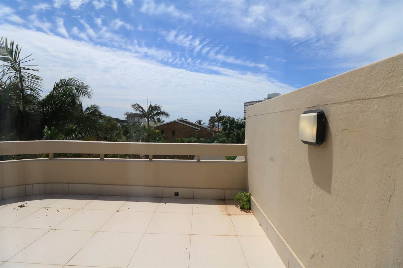 5 Bed Townhouse in Umhlanga Rocks photo number 24