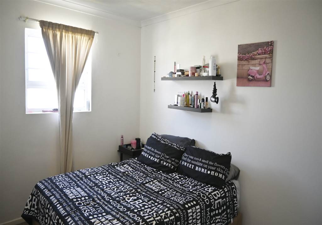 2 Bed Apartment in Gordons Bay Central photo number 10