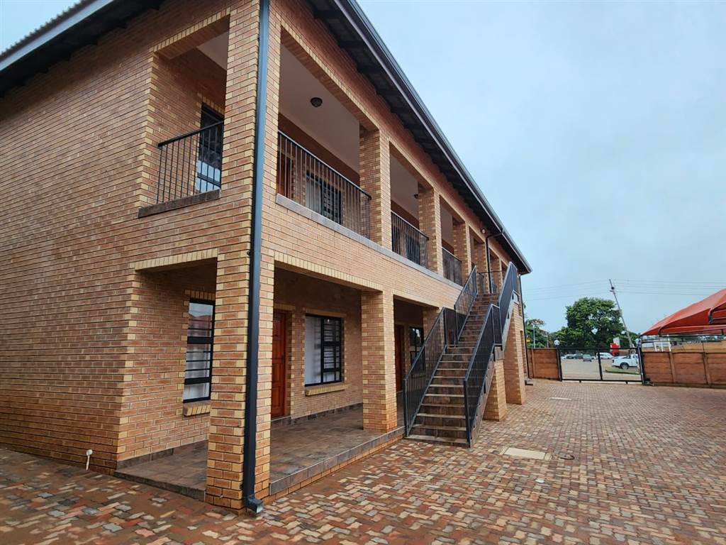 1 Bed Apartment in Louis Trichardt photo number 4