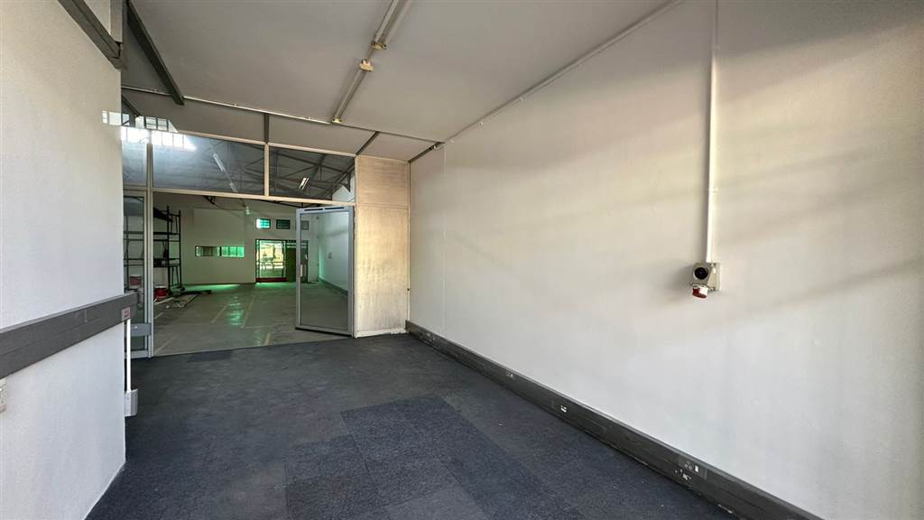 380  m² Commercial space in Highveld photo number 8
