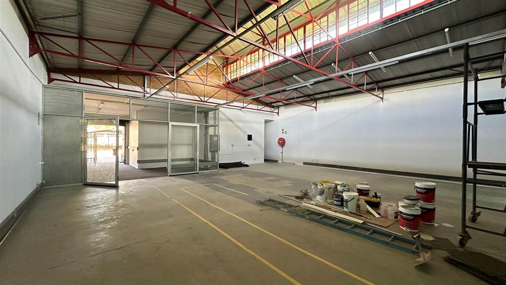 380  m² Commercial space in Highveld photo number 7