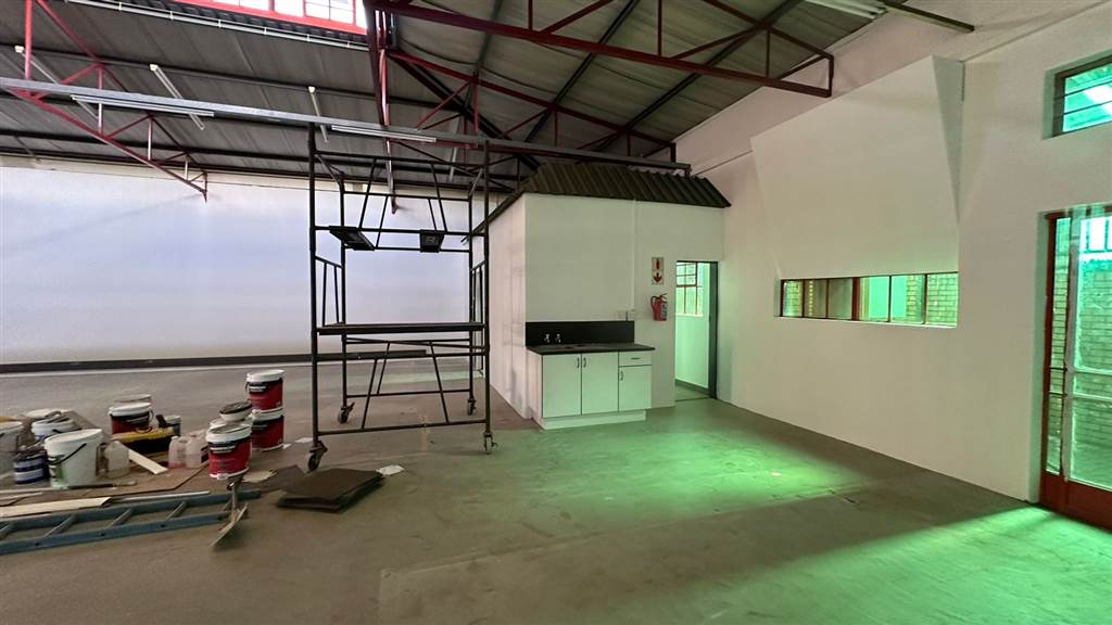380  m² Commercial space in Highveld photo number 5