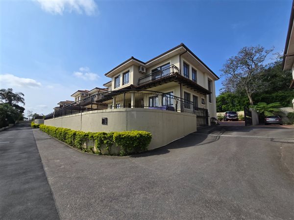 3 Bedroom Townhouse 3 Bedroom Townhouse