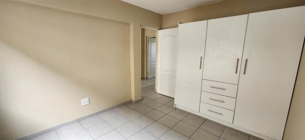 2 Bed Apartment in Newlands East photo number 10