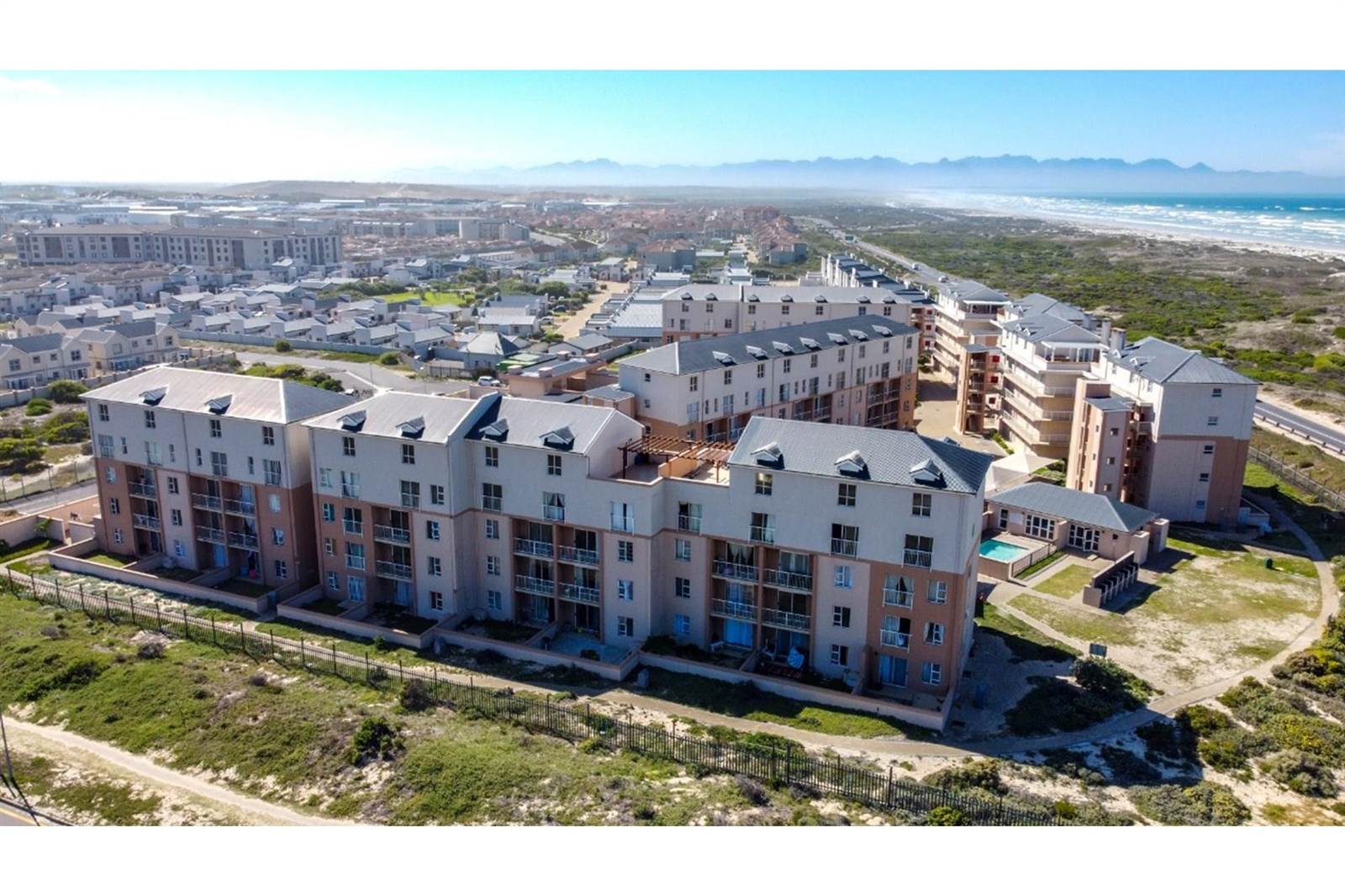 1 Bed Apartment in Muizenberg photo number 21