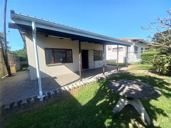 2 Bed Garden Cottage in Uvongo