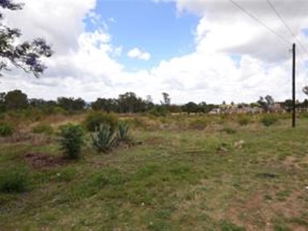 2.6 ha Land available in Carlswald Estate