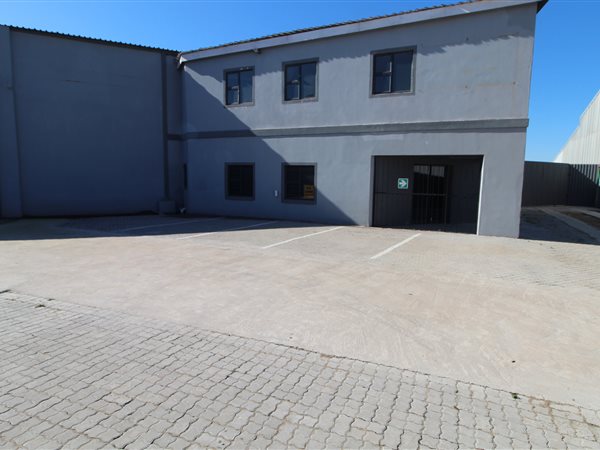 828  m² Industrial space