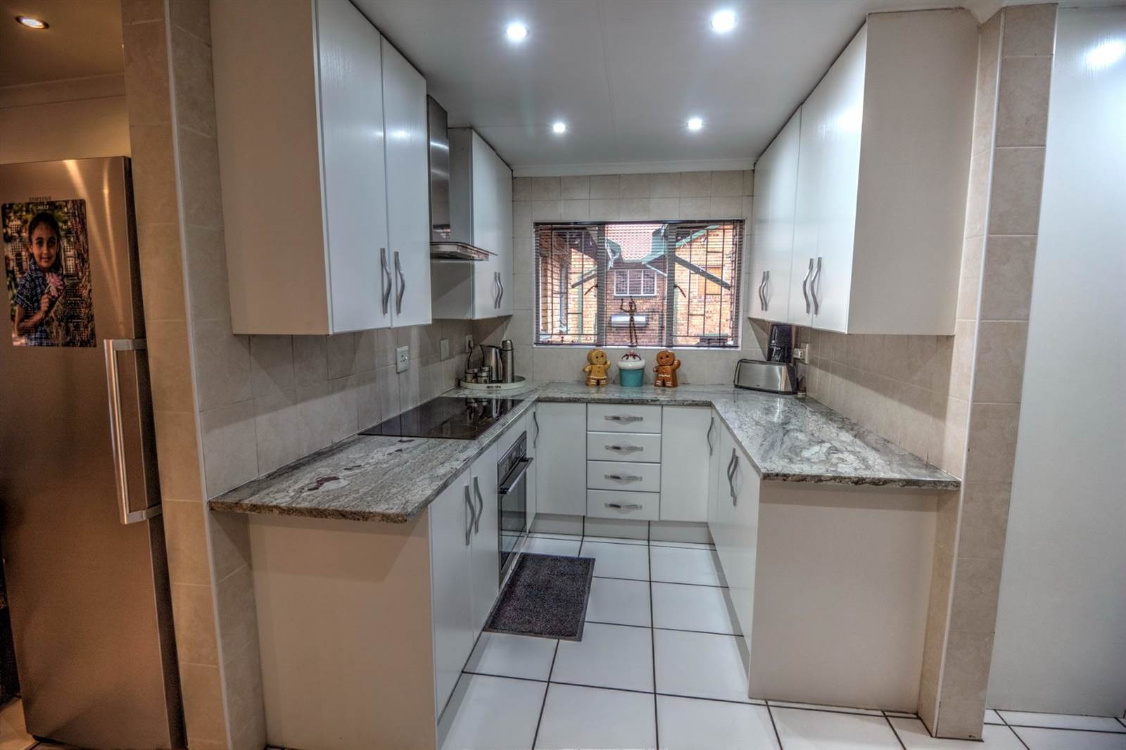 3 Bed Townhouse in Kempton Park Ext 4 photo number 19