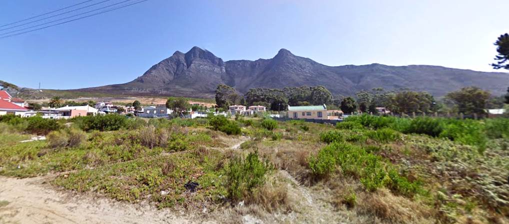 1016 m² Land available in Kleinmond photo number 2